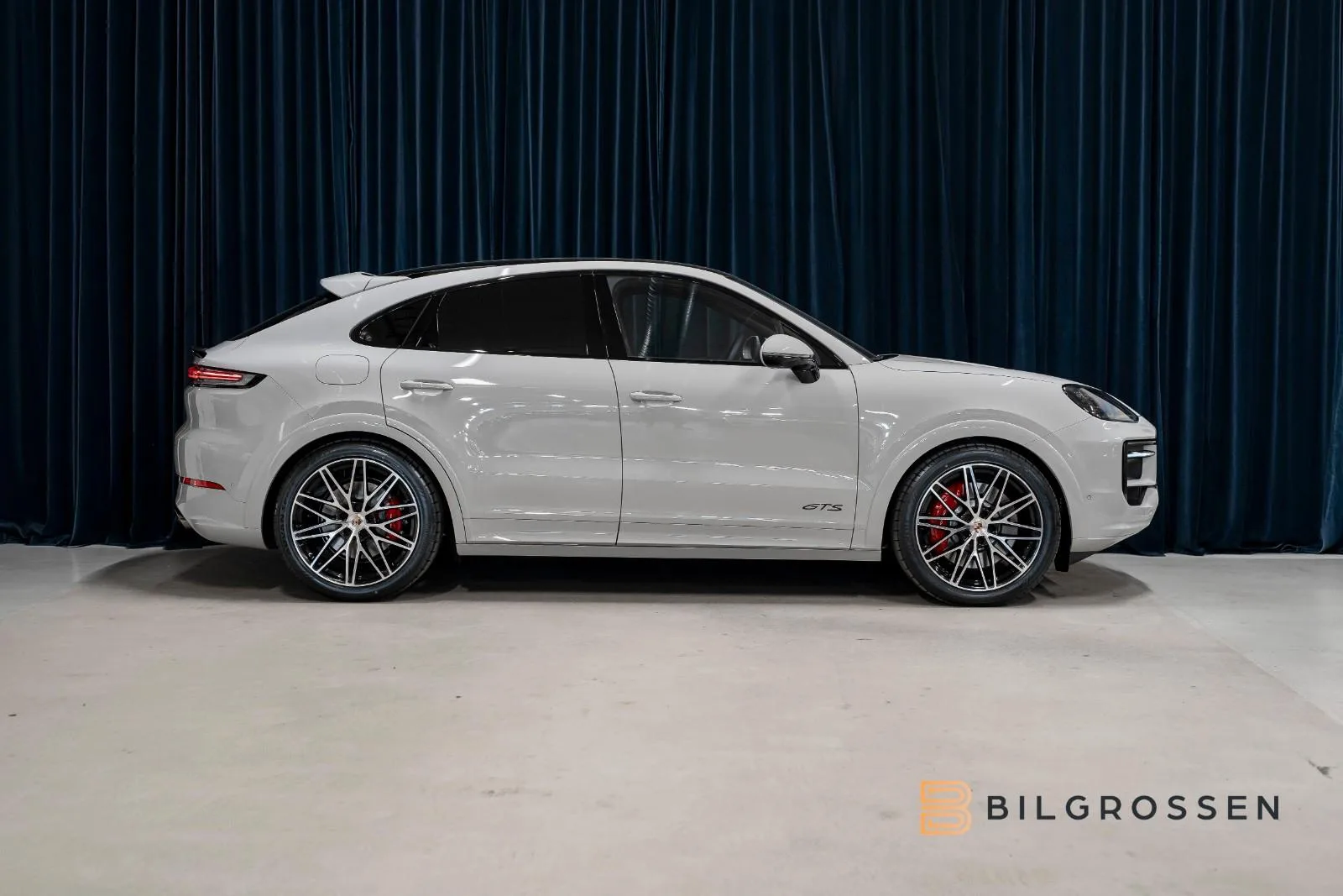 2026 Porsche Cayenne GTS Coupé, 6/22