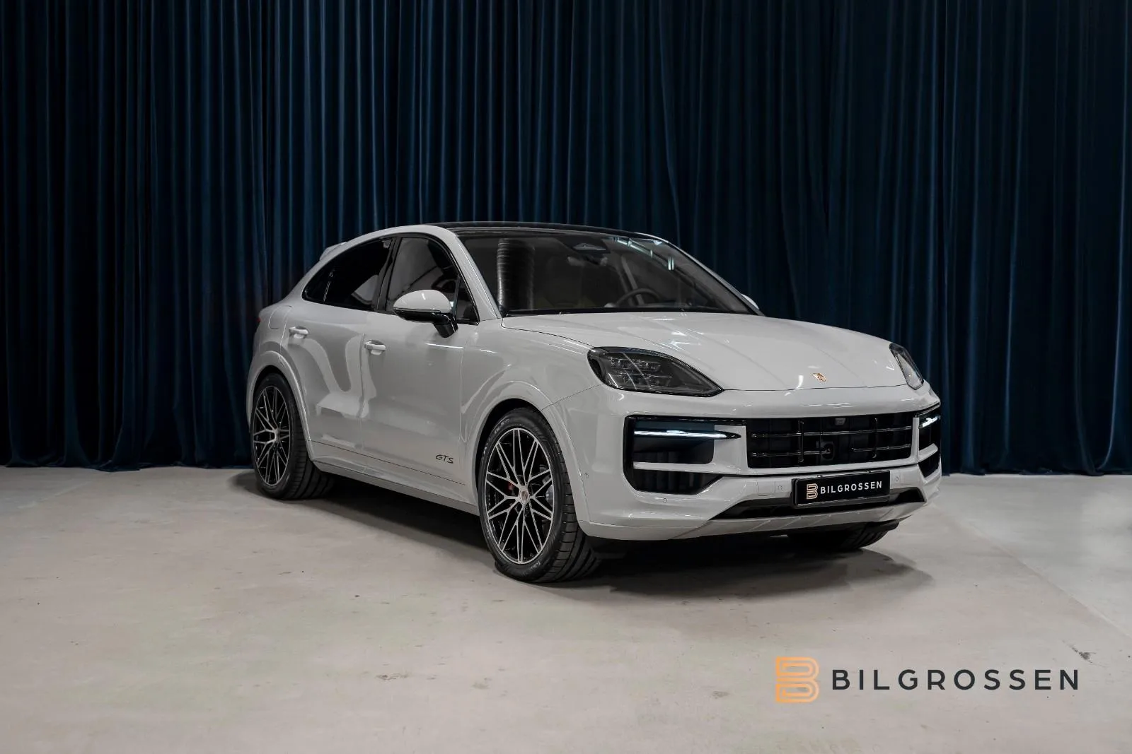2026 Porsche Cayenne GTS Coupé, 8/22