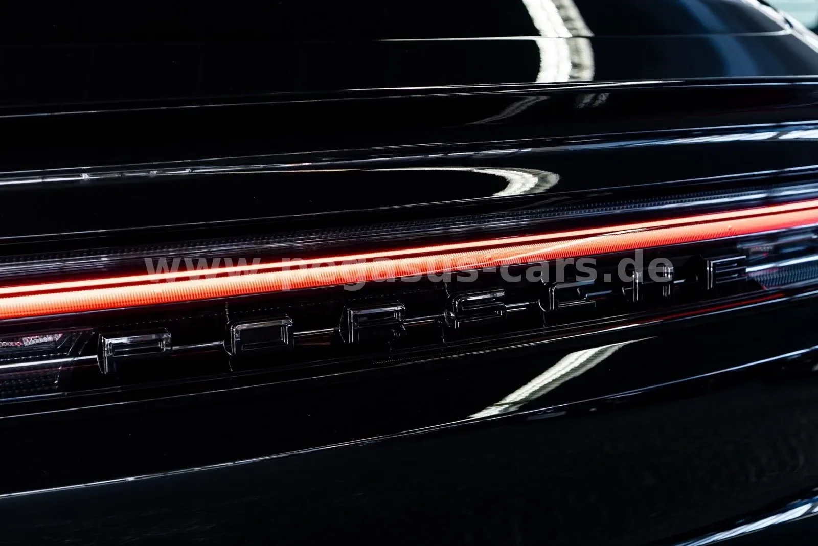 2026 Porsche Cayenne GTS Coupé, 12/30