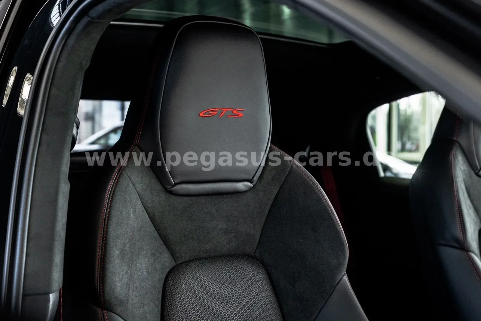 2026 Porsche Cayenne GTS Coupé, 19/30
