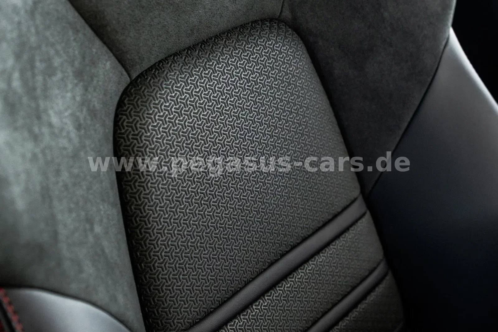 2026 Porsche Cayenne GTS Coupé, 20/30
