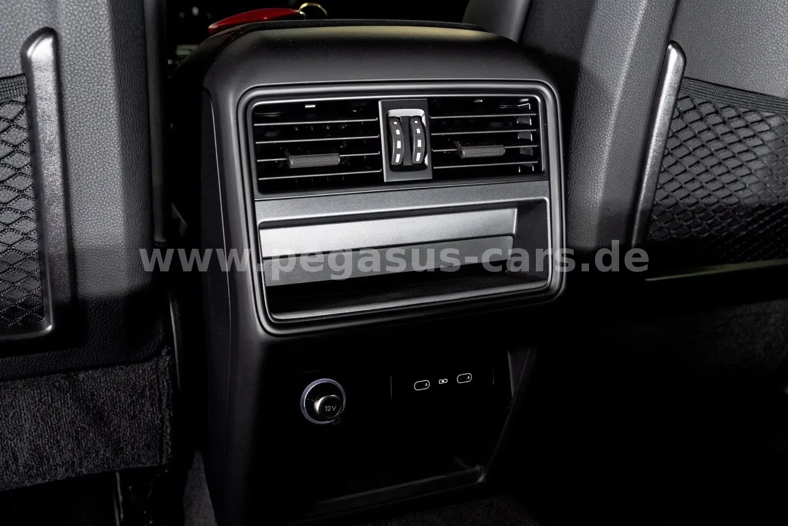 2026 Porsche Cayenne GTS Coupé, 29/30