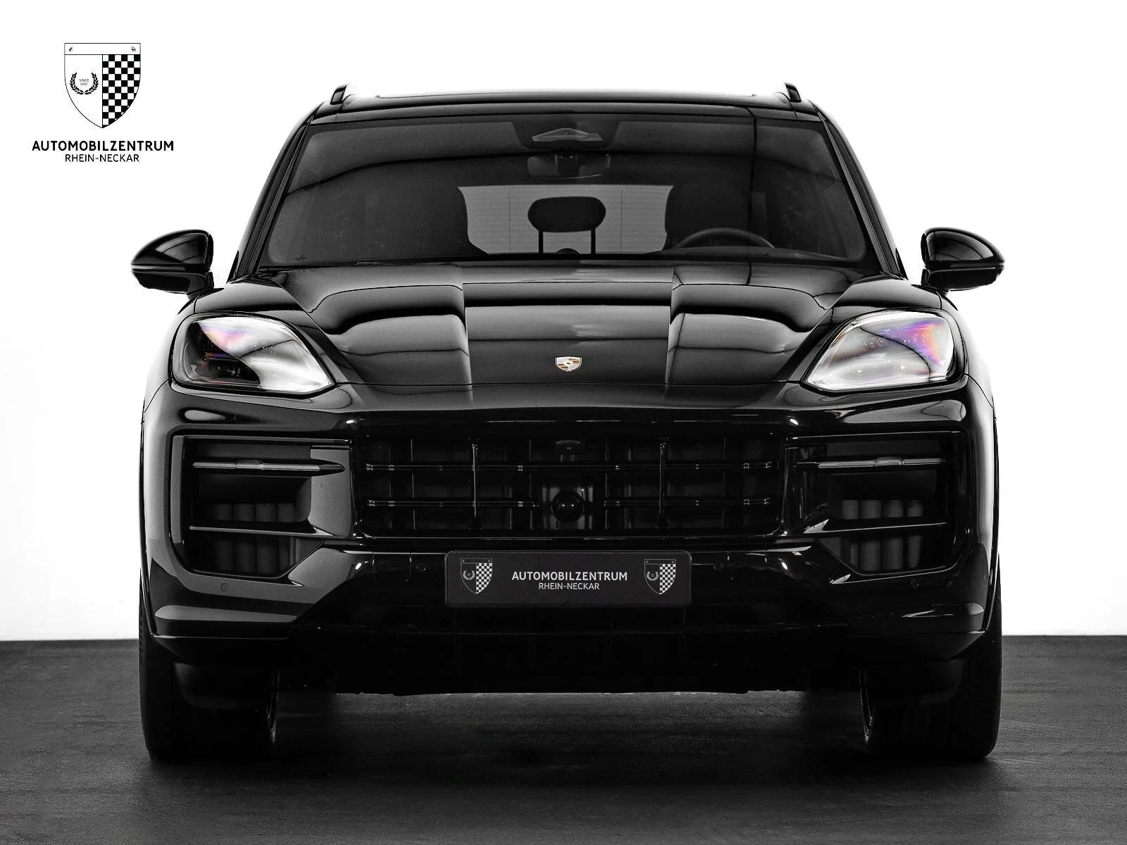 2026 Porsche Cayenne GTS, 2/30