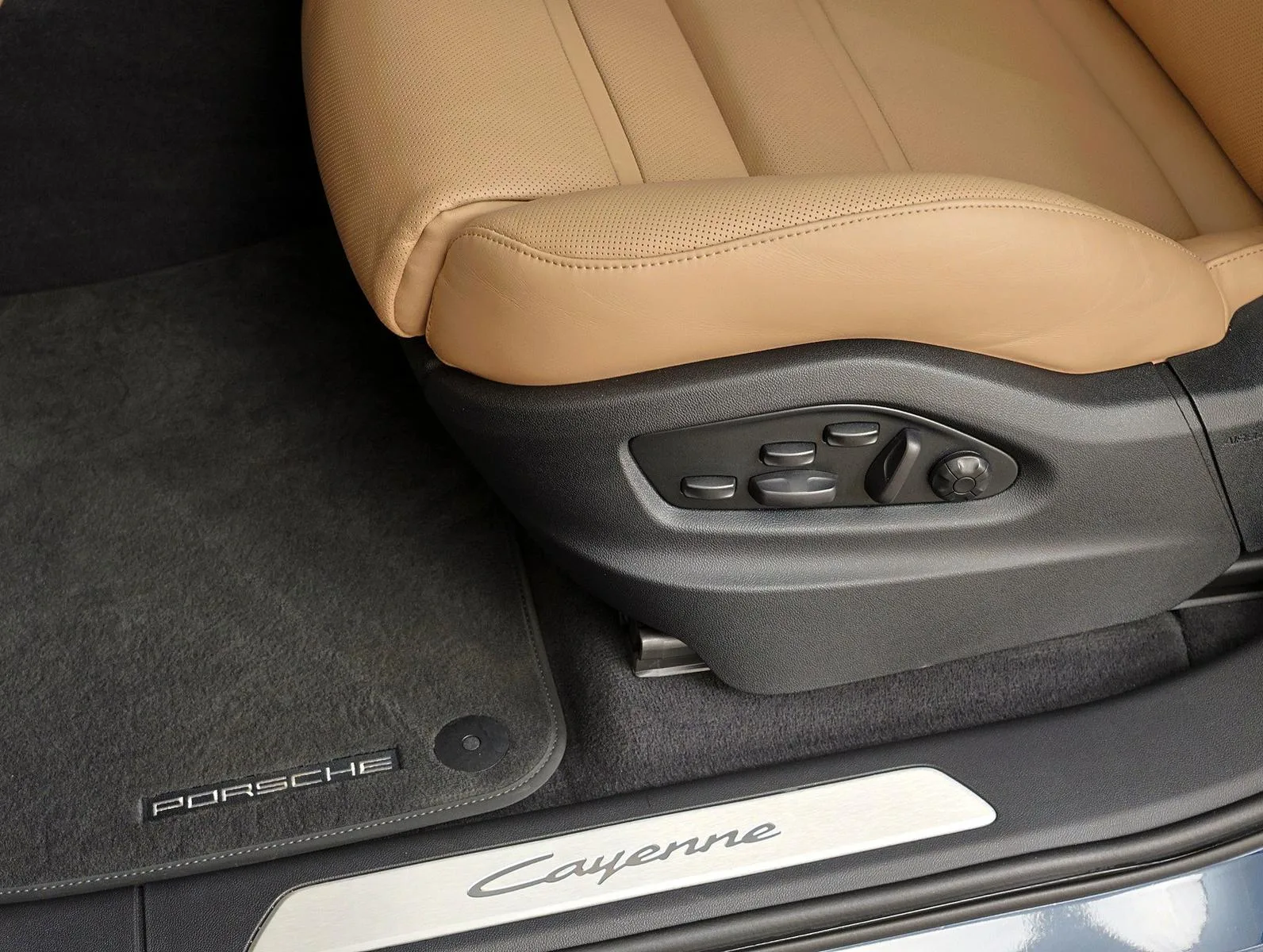 2026 Porsche Cayenne E-Hybrid, 10/30