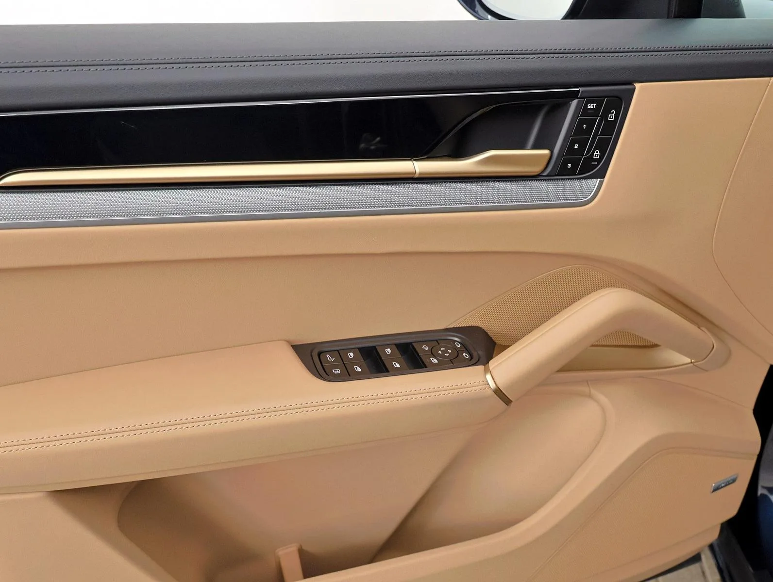 2026 Porsche Cayenne E-Hybrid, 20/30