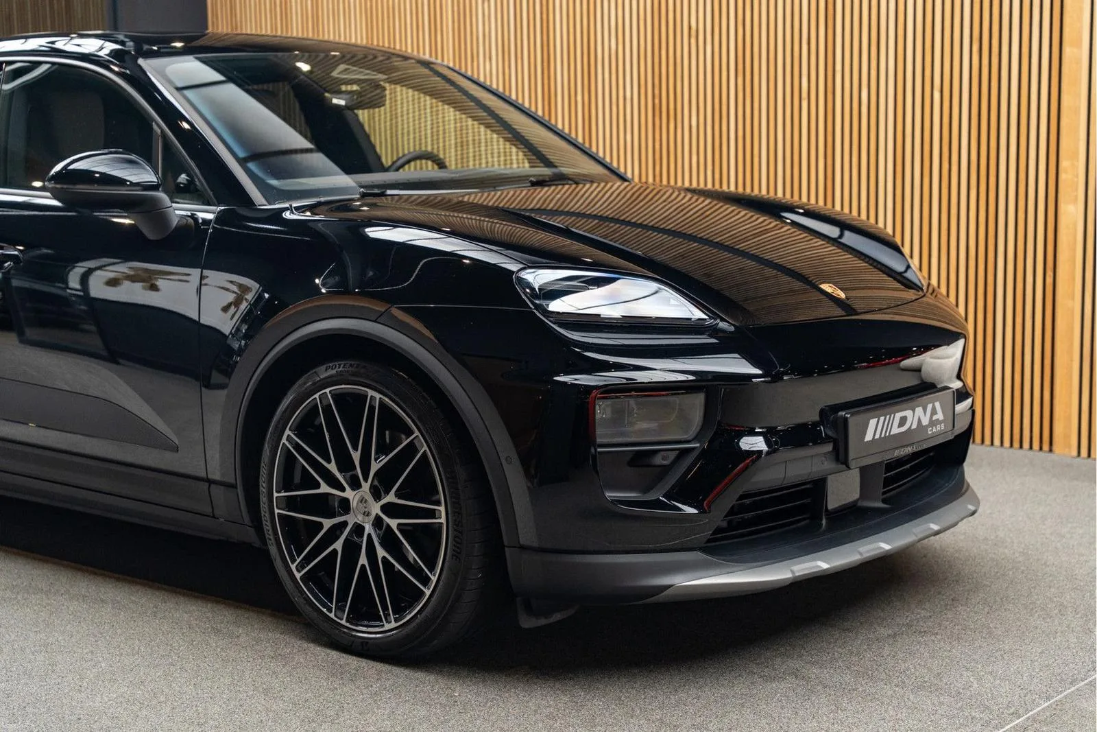 2026 Porsche Macan 4, 11/30