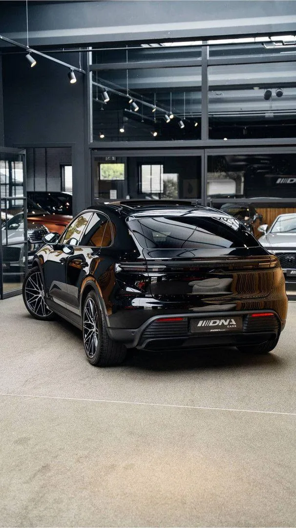 2026 Porsche Macan 4, 25/30