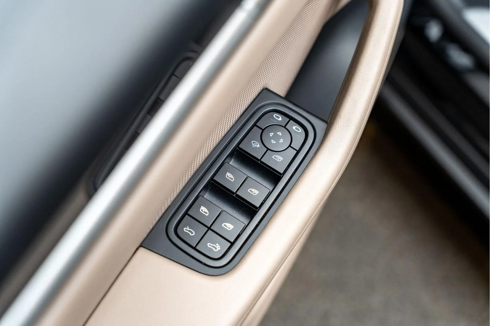 2026 Porsche Macan 4, 28/30