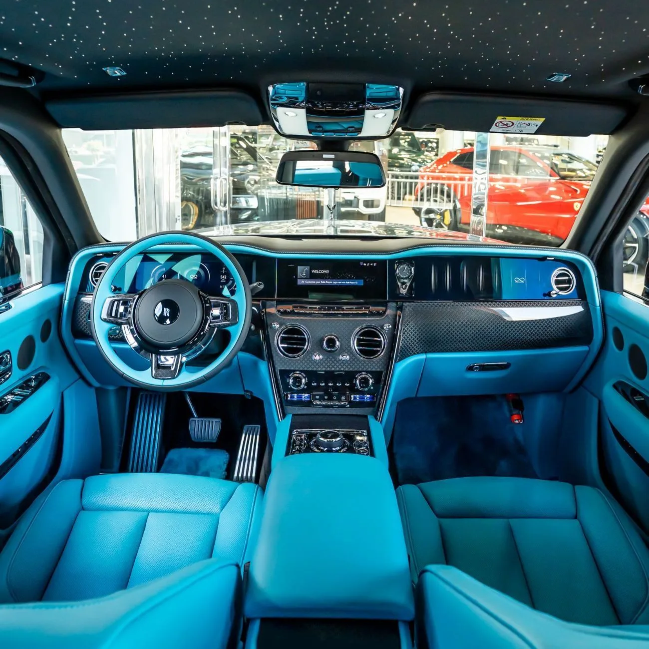 2026 Rolls-Royce Cullinan Black Badge proposée par un concessionnaire spécialisé à Dubai, Émirats arabes unis, photo 14 sur 21