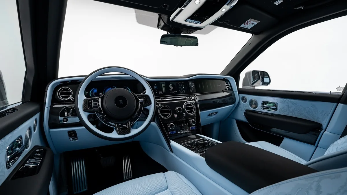 2026 Rolls-Royce Cullinan Black Badge angeboten von einem Fachhändler in Dubai, Vereinigte Arabische Emirate, Foto 13 von 25