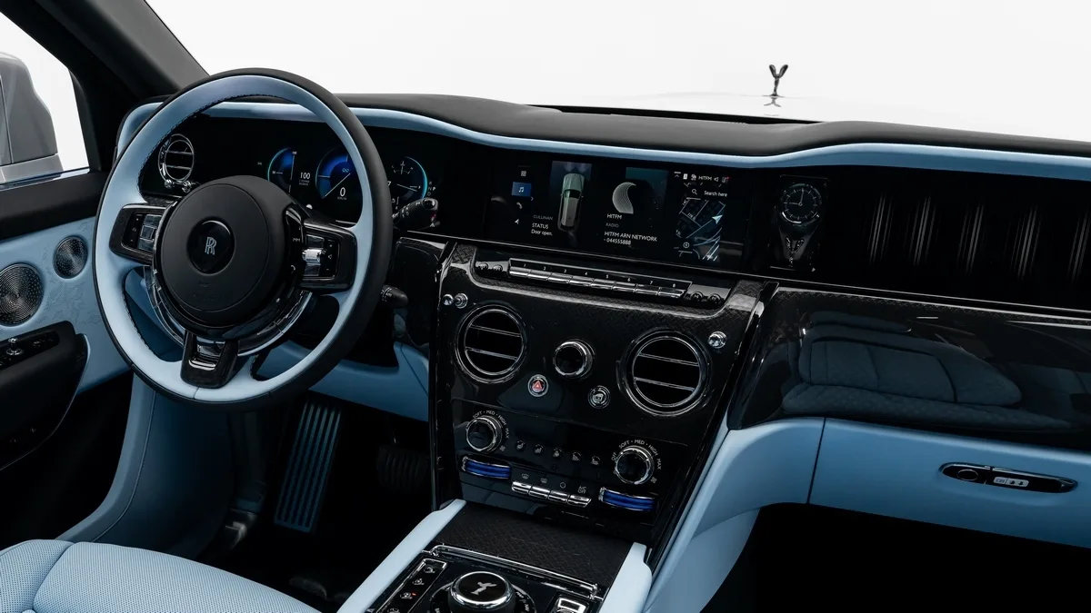 2026 Rolls-Royce Cullinan Black Badge angeboten von einem Fachhändler in Dubai, Vereinigte Arabische Emirate, Foto 17 von 25