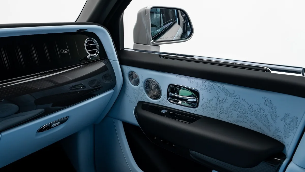 2026 Rolls-Royce Cullinan Black Badge angeboten von einem Fachhändler in Dubai, Vereinigte Arabische Emirate, Foto 20 von 25