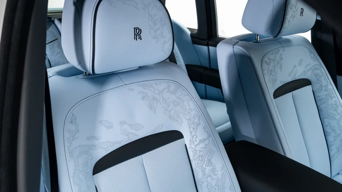 2026 Rolls-Royce Cullinan Black Badge angeboten von einem Fachhändler in Dubai, Vereinigte Arabische Emirate, Foto 23 von 25