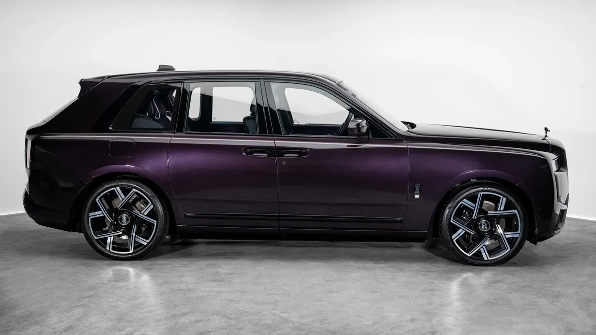 2026 Rolls-Royce Cullinan Black Badge angeboten von einem Fachhändler in Dubai, Vereinigte Arabische Emirate, Foto 5 von 25