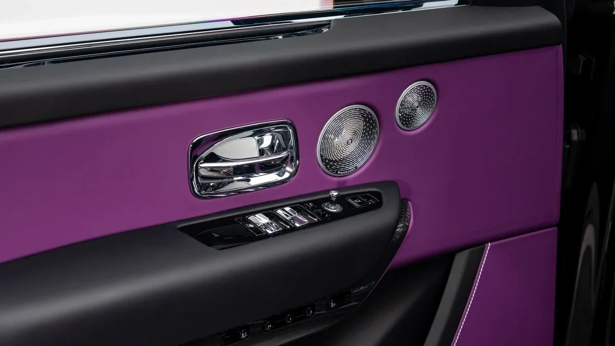 2026 Rolls-Royce Cullinan Black Badge angeboten von einem Fachhändler in Dubai, Vereinigte Arabische Emirate, Foto 10 von 25