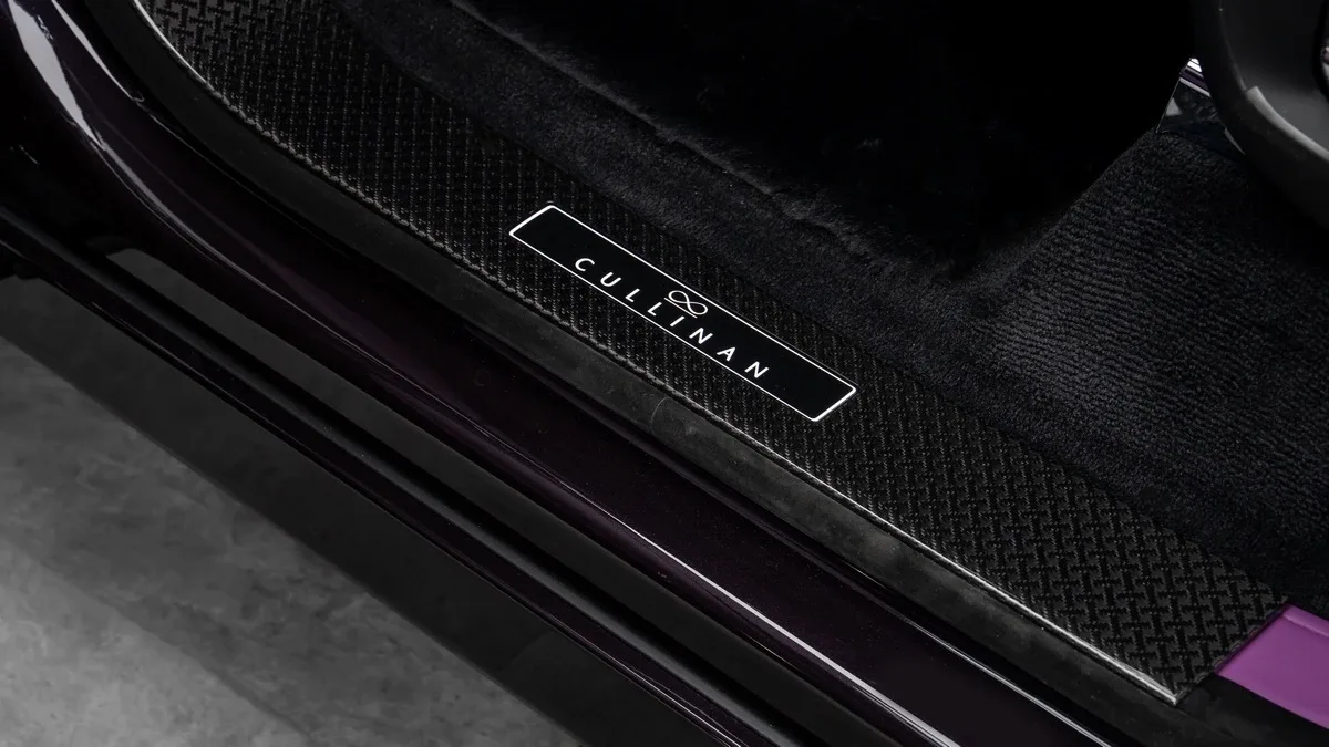 2026 Rolls-Royce Cullinan Black Badge angeboten von einem Fachhändler in Dubai, Vereinigte Arabische Emirate, Foto 11 von 25