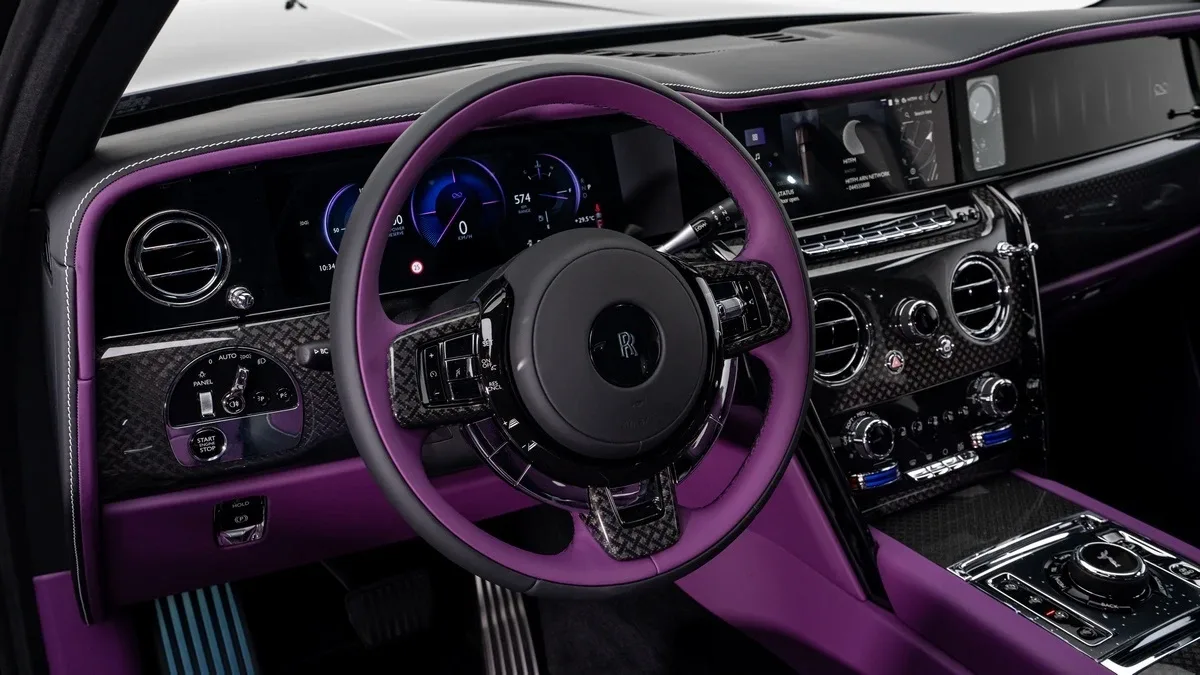 2026 Rolls-Royce Cullinan Black Badge angeboten von einem Fachhändler in Dubai, Vereinigte Arabische Emirate, Foto 12 von 25