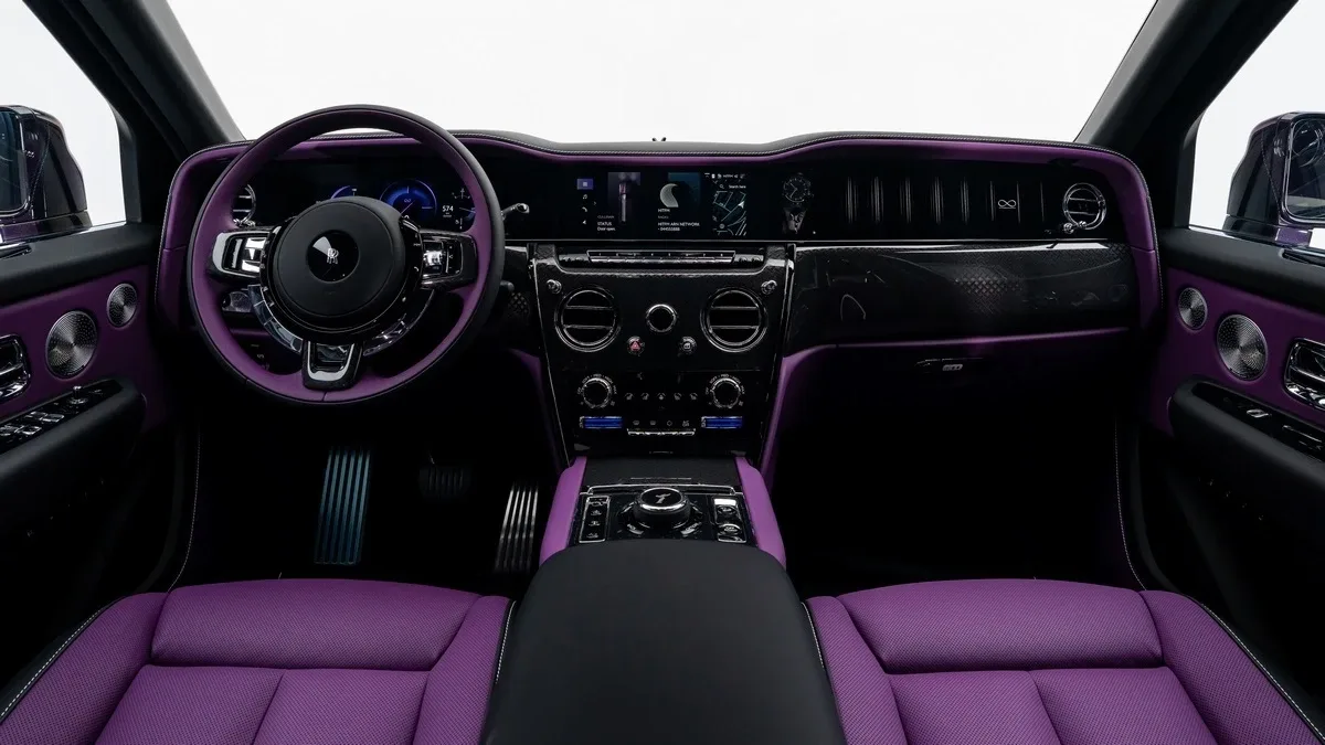 2026 Rolls-Royce Cullinan Black Badge angeboten von einem Fachhändler in Dubai, Vereinigte Arabische Emirate, Foto 14 von 25
