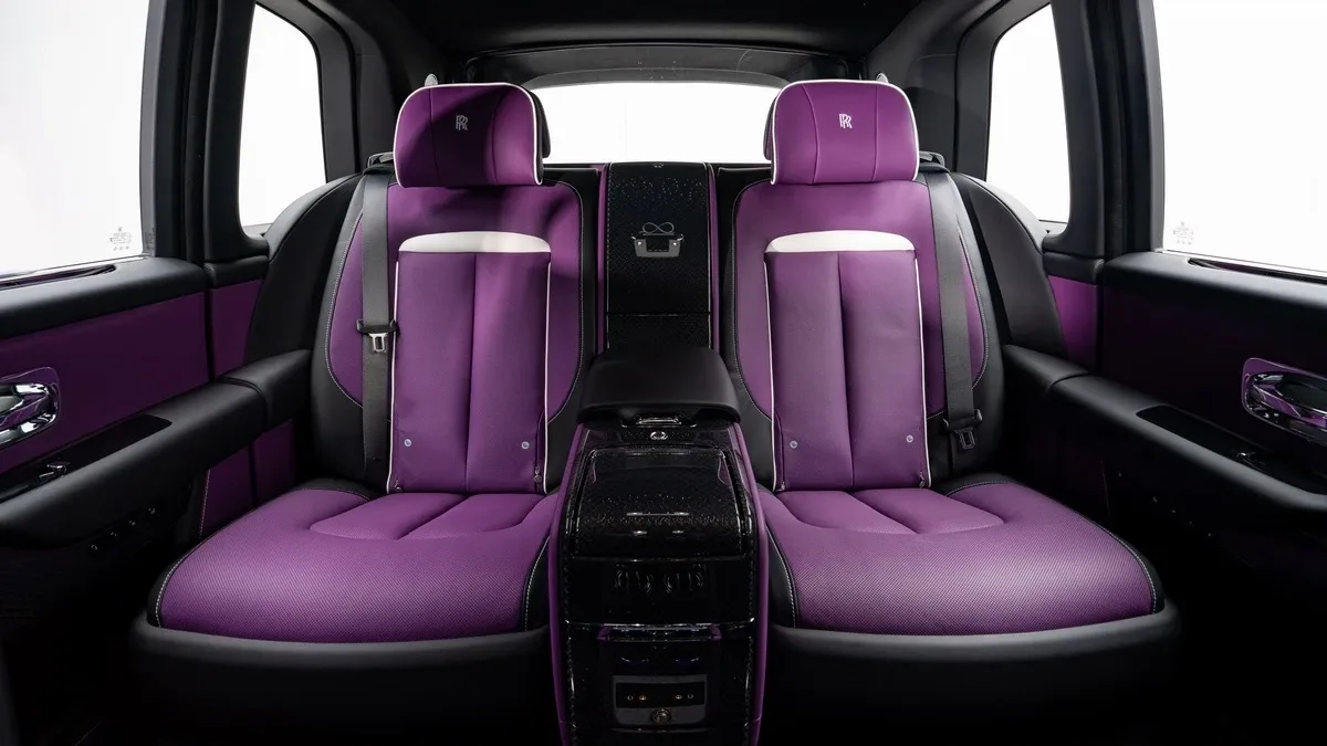 2026 Rolls-Royce Cullinan Black Badge angeboten von einem Fachhändler in Dubai, Vereinigte Arabische Emirate, Foto 22 von 25