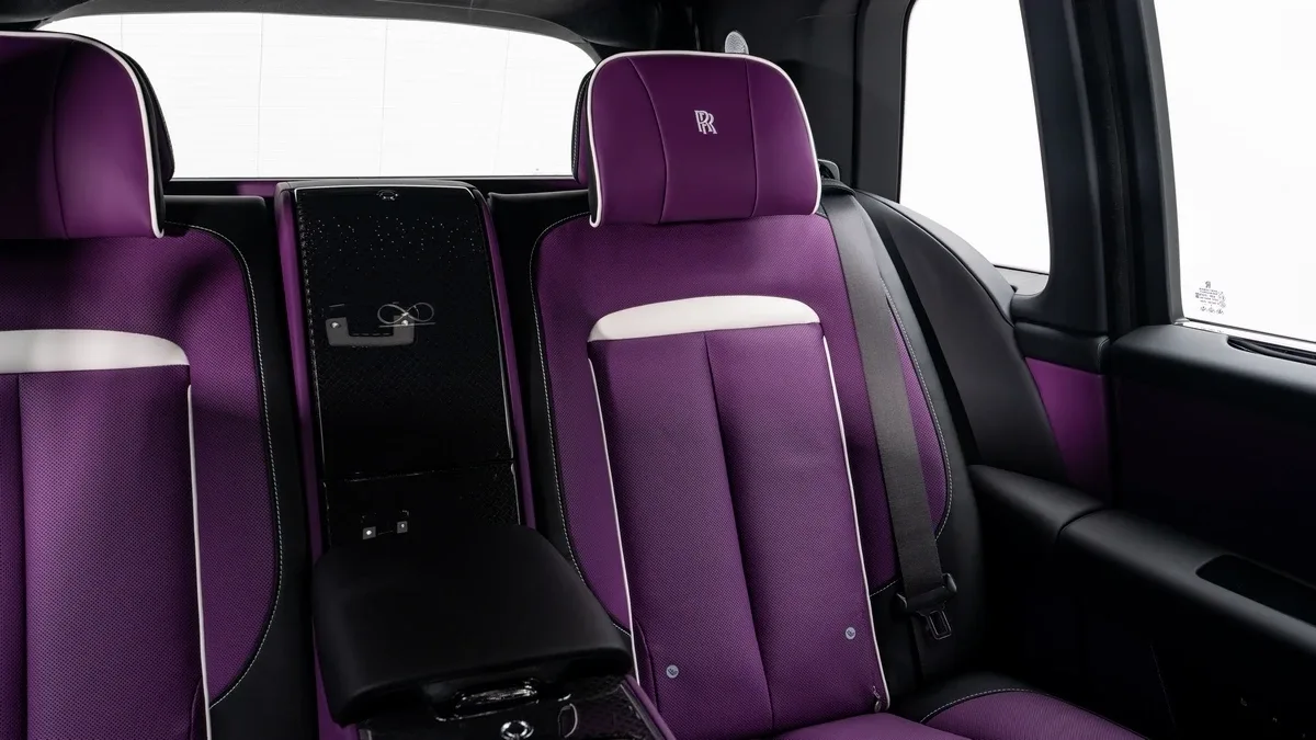 2026 Rolls-Royce Cullinan Black Badge angeboten von einem Fachhändler in Dubai, Vereinigte Arabische Emirate, Foto 24 von 25