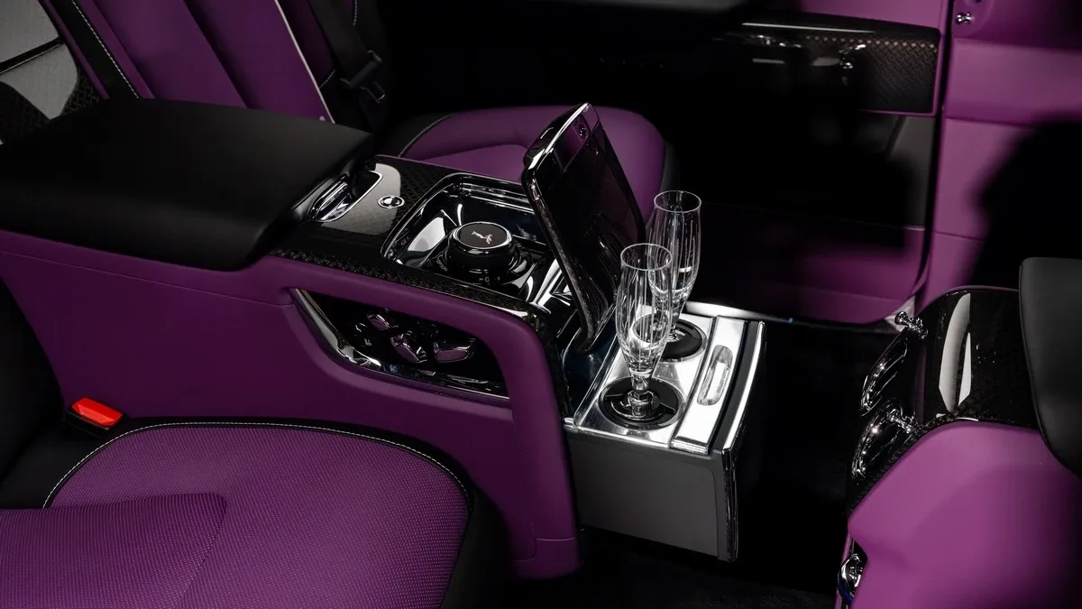 2026 Rolls-Royce Cullinan Black Badge angeboten von einem Fachhändler in Dubai, Vereinigte Arabische Emirate, Foto 25 von 25