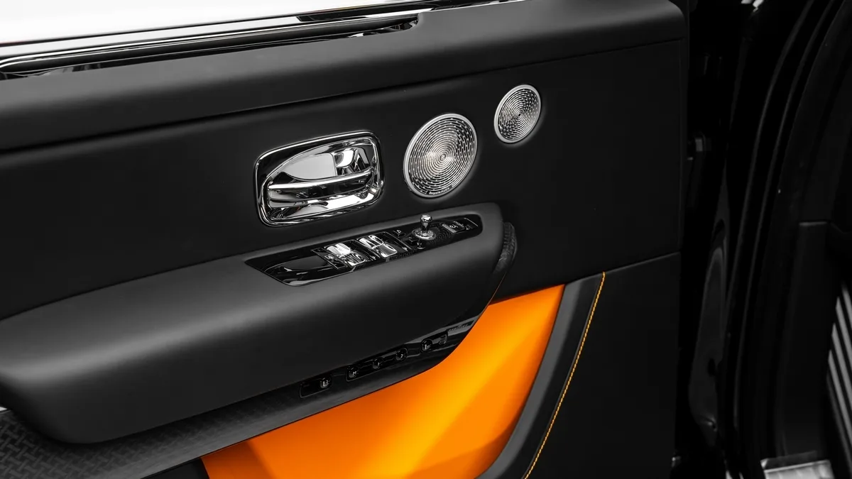 2026 Rolls-Royce Cullinan Black Badge angeboten von einem Fachhändler in Dubai, Vereinigte Arabische Emirate, Foto 11 von 25