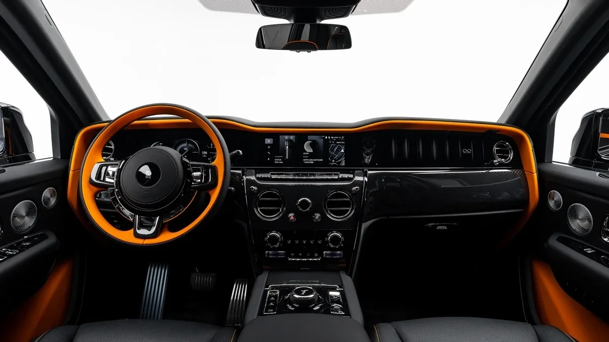 2026 Rolls-Royce Cullinan Black Badge angeboten von einem Fachhändler in Dubai, Vereinigte Arabische Emirate, Foto 16 von 25