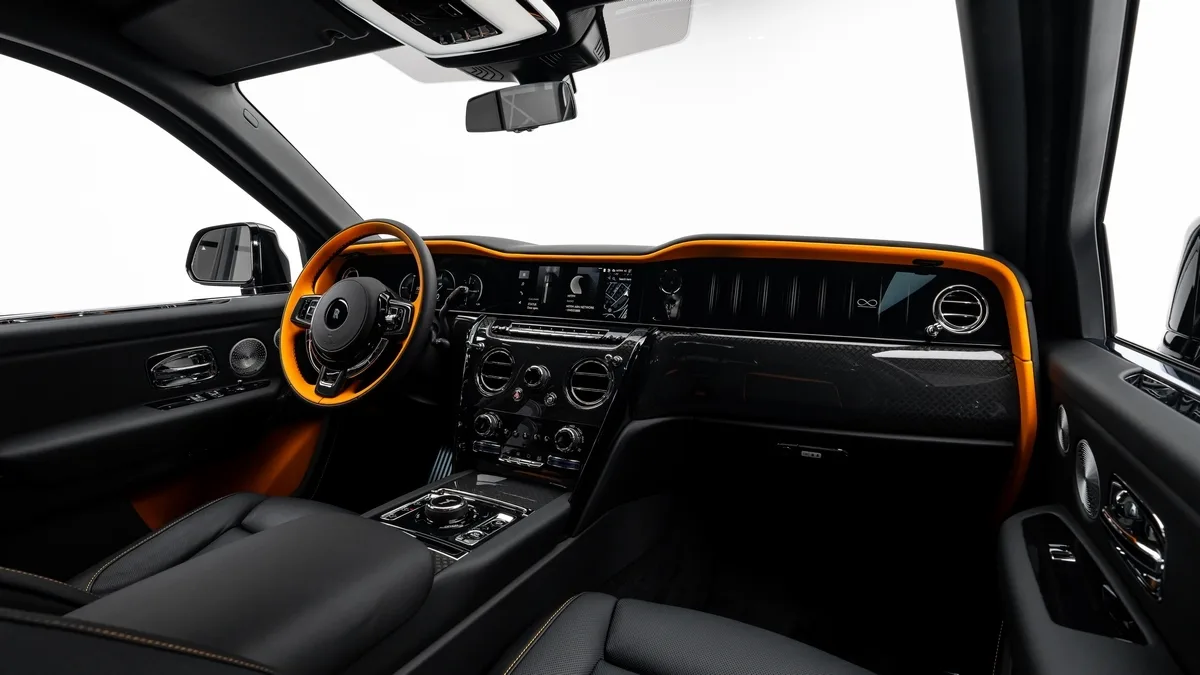 2026 Rolls-Royce Cullinan Black Badge angeboten von einem Fachhändler in Dubai, Vereinigte Arabische Emirate, Foto 19 von 25