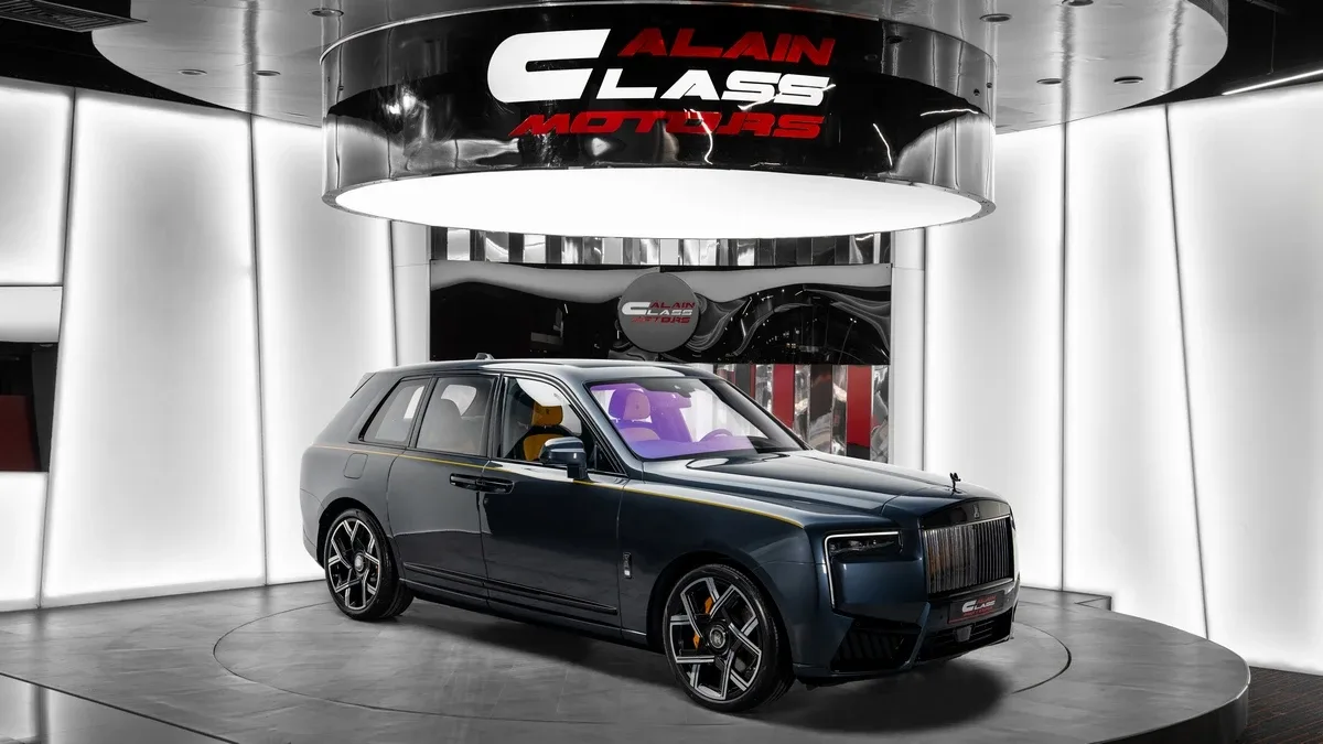 2026 Rolls-Royce Cullinan Black Badge angeboten von einem Fachhändler in Dubai, Vereinigte Arabische Emirate, Hauptfoto