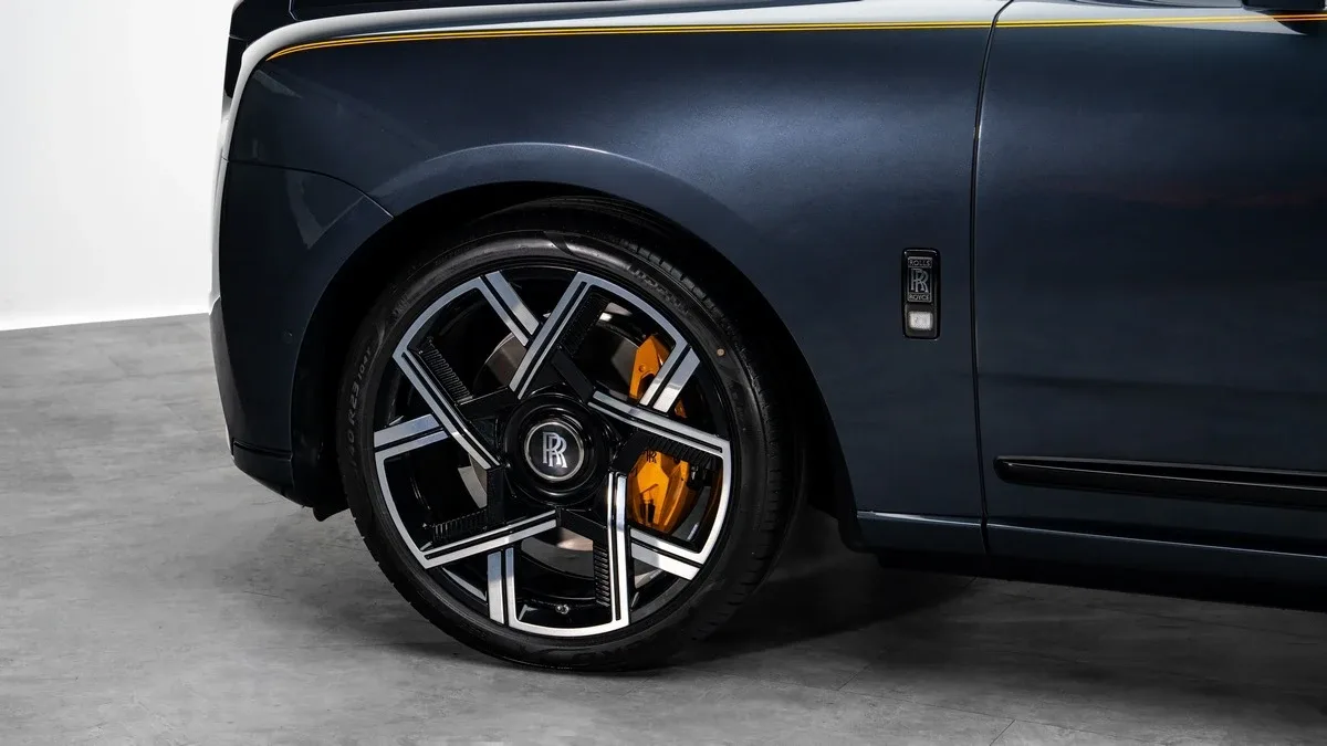2026 Rolls-Royce Cullinan Black Badge angeboten von einem Fachhändler in Dubai, Vereinigte Arabische Emirate, Foto 6 von 25