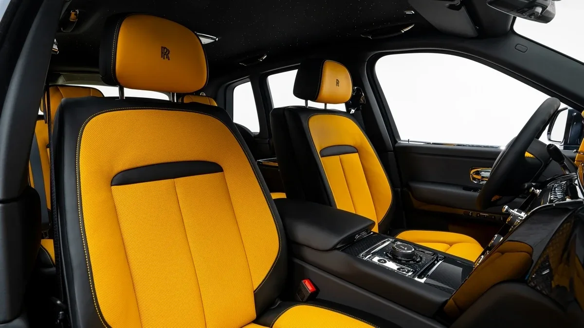 2026 Rolls-Royce Cullinan Black Badge angeboten von einem Fachhändler in Dubai, Vereinigte Arabische Emirate, Foto 21 von 25