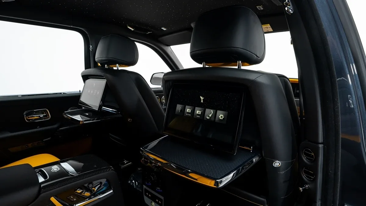 2026 Rolls-Royce Cullinan Black Badge angeboten von einem Fachhändler in Dubai, Vereinigte Arabische Emirate, Foto 24 von 25