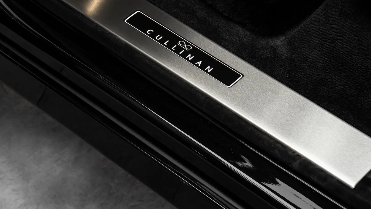 2026 Rolls-Royce Cullinan Black Badge angeboten von einem Fachhändler in Dubai, Vereinigte Arabische Emirate, Foto 11 von 25