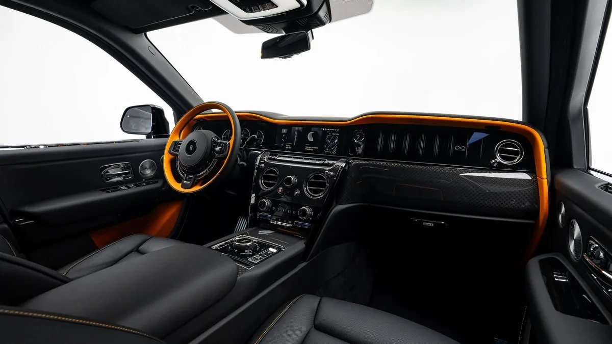 2026 Rolls-Royce Cullinan Black Badge angeboten von einem Fachhändler in Dubai, Vereinigte Arabische Emirate, Foto 17 von 25