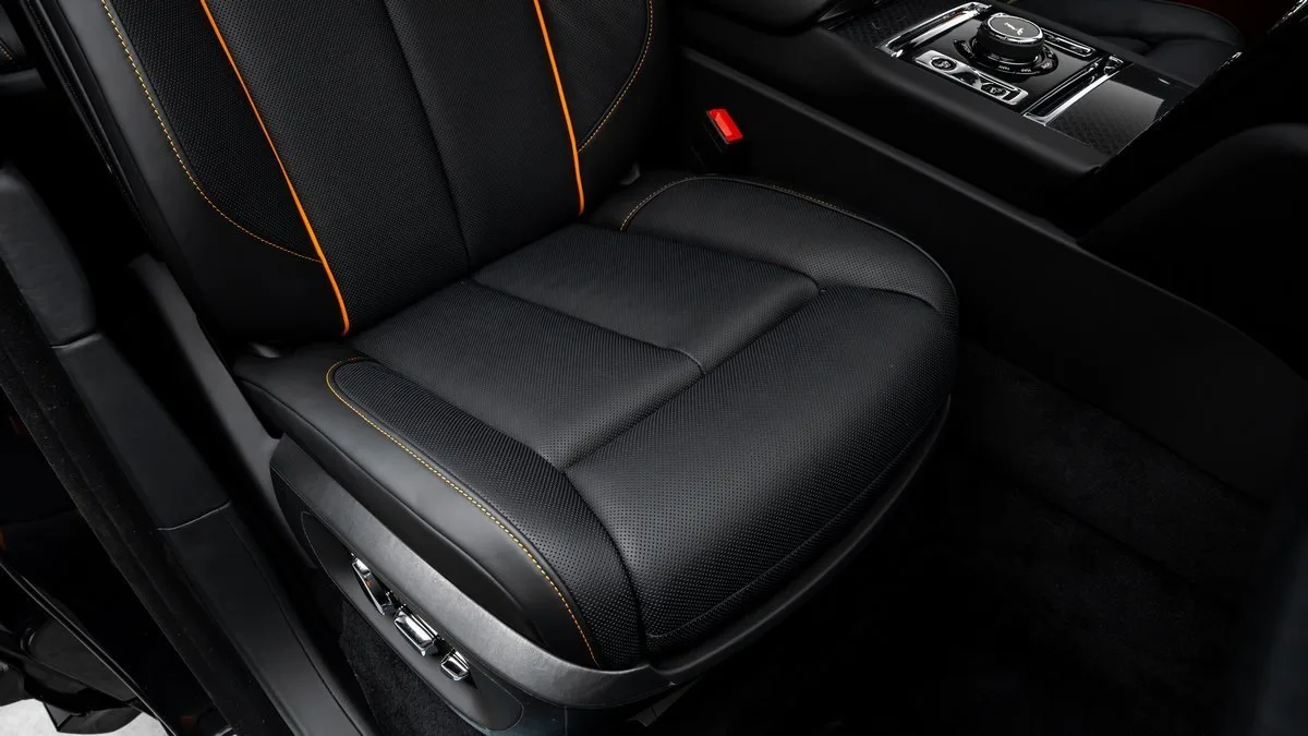 2026 Rolls-Royce Cullinan Black Badge angeboten von einem Fachhändler in Dubai, Vereinigte Arabische Emirate, Foto 20 von 25