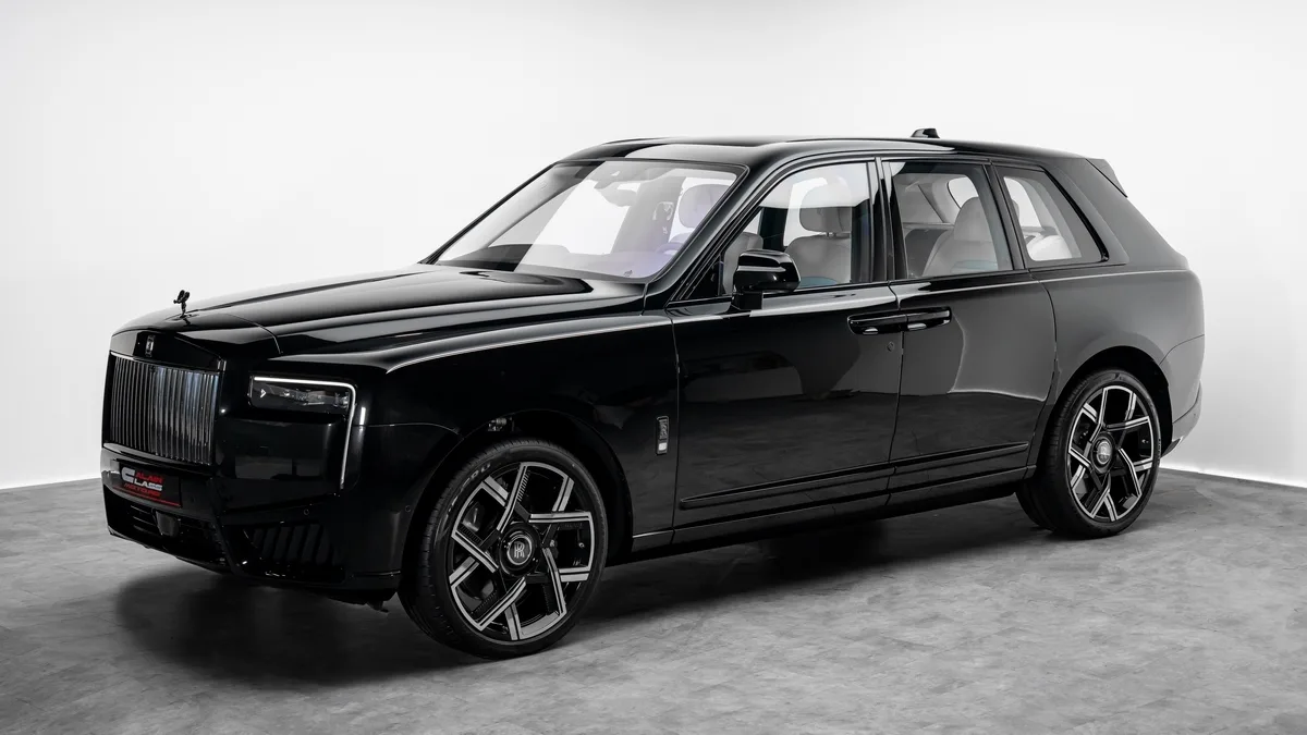 2026 Rolls-Royce Cullinan Black Badge angeboten von einem Fachhändler in Dubai, Vereinigte Arabische Emirate, Foto 2 von 25