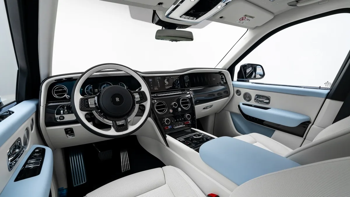 2026 Rolls-Royce Cullinan Black Badge angeboten von einem Fachhändler in Dubai, Vereinigte Arabische Emirate, Foto 13 von 25