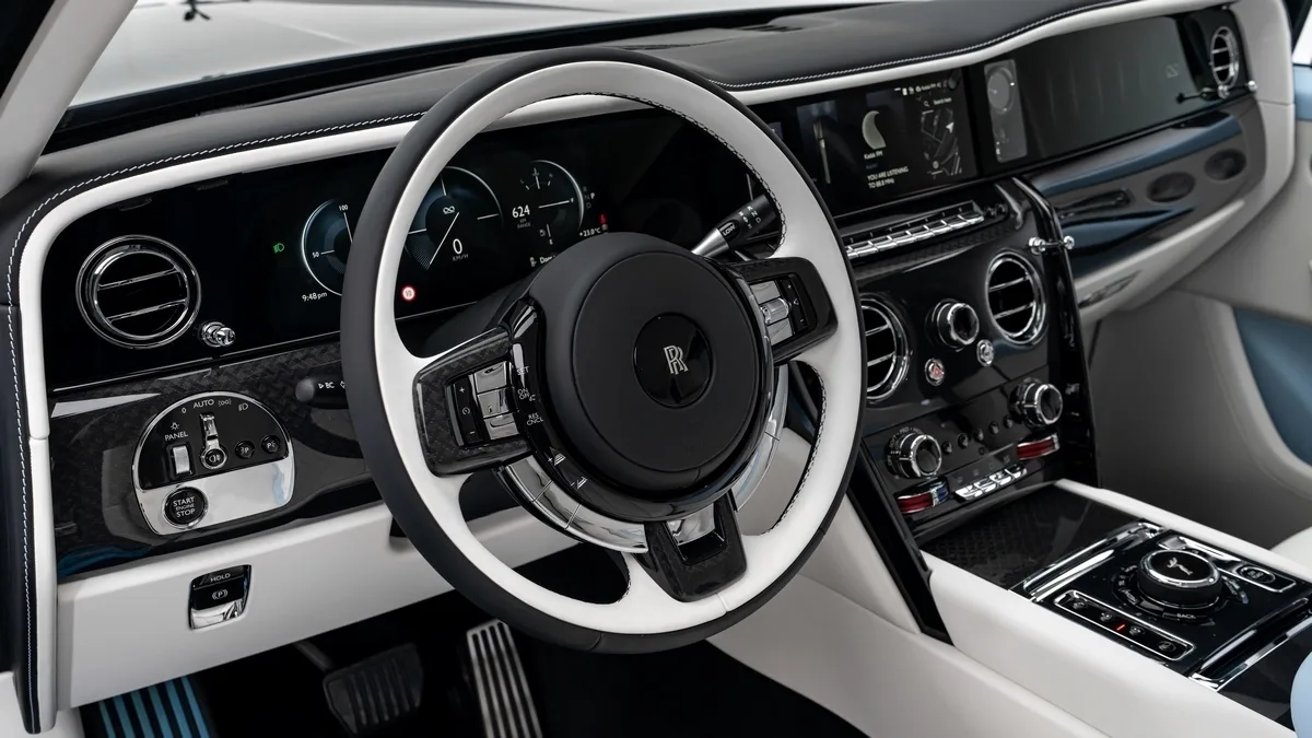 2026 Rolls-Royce Cullinan Black Badge angeboten von einem Fachhändler in Dubai, Vereinigte Arabische Emirate, Foto 14 von 25