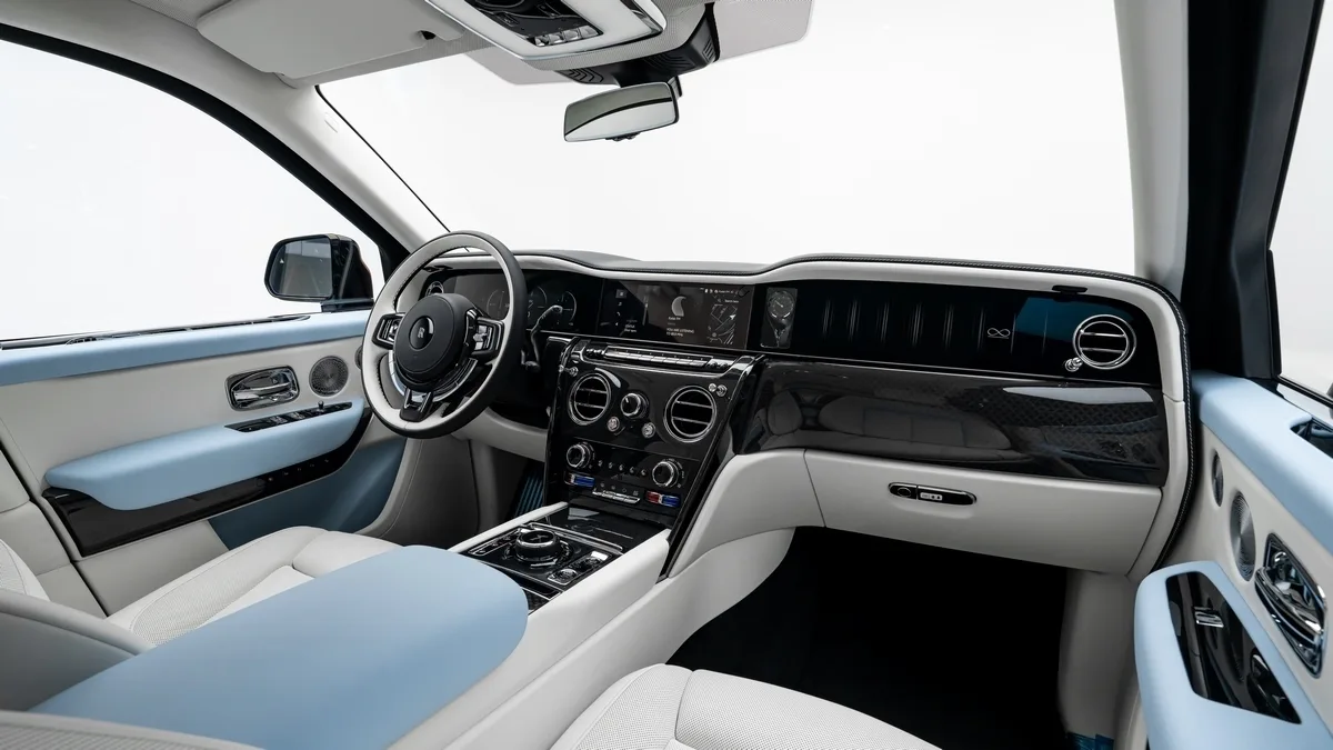 2026 Rolls-Royce Cullinan Black Badge angeboten von einem Fachhändler in Dubai, Vereinigte Arabische Emirate, Foto 19 von 25