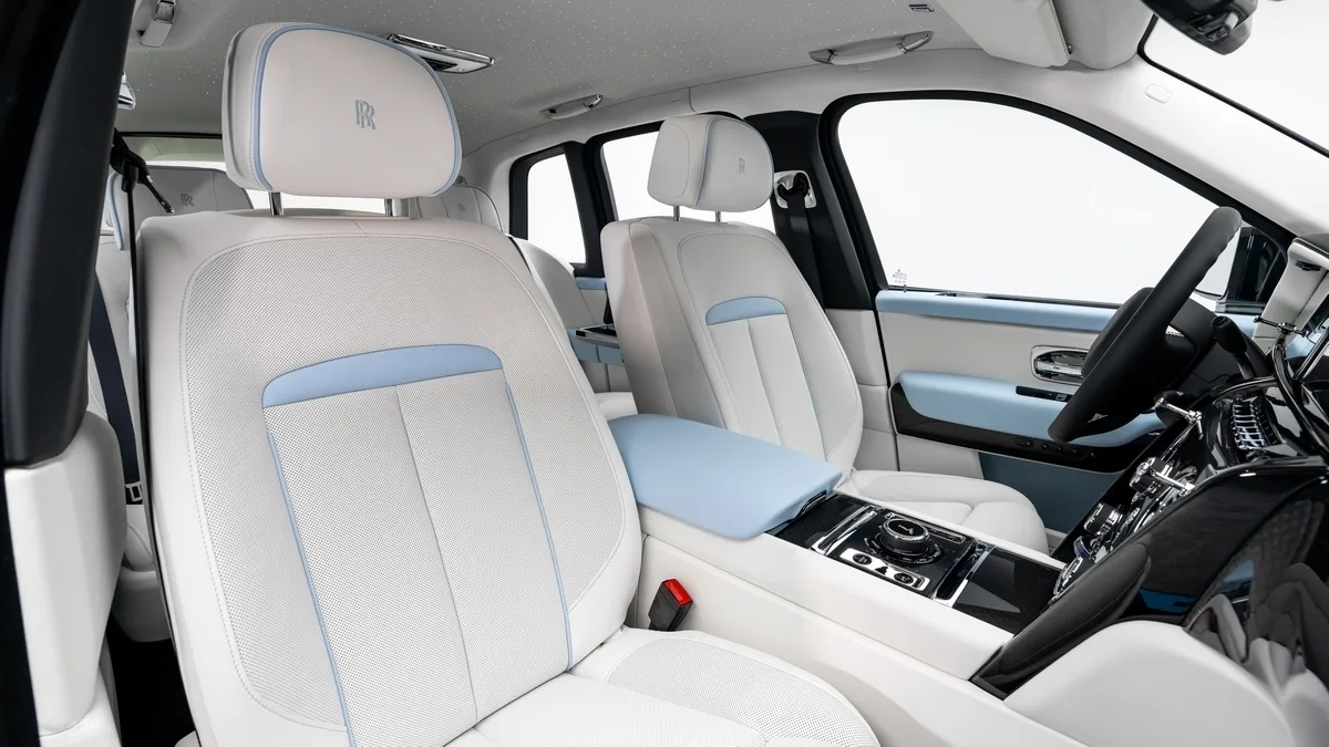 2026 Rolls-Royce Cullinan Black Badge angeboten von einem Fachhändler in Dubai, Vereinigte Arabische Emirate, Foto 21 von 25