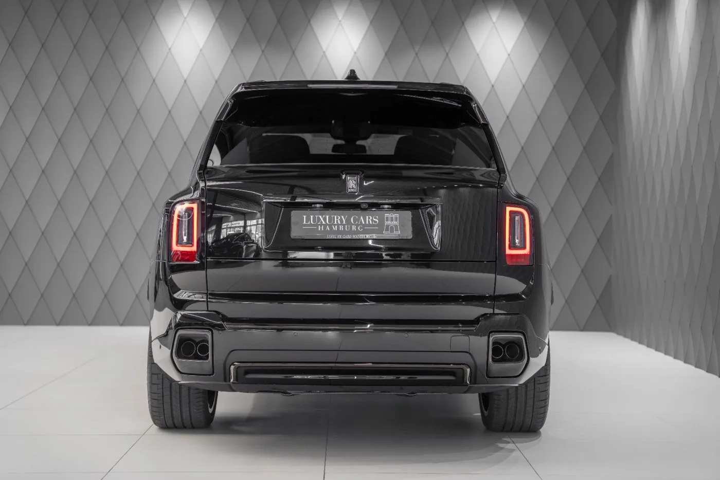 2026 Rolls-Royce Cullinan Black Badge angeboten von einem Supersportwagenhändler in Schenefeld, Deutschland, Foto 6 von 25