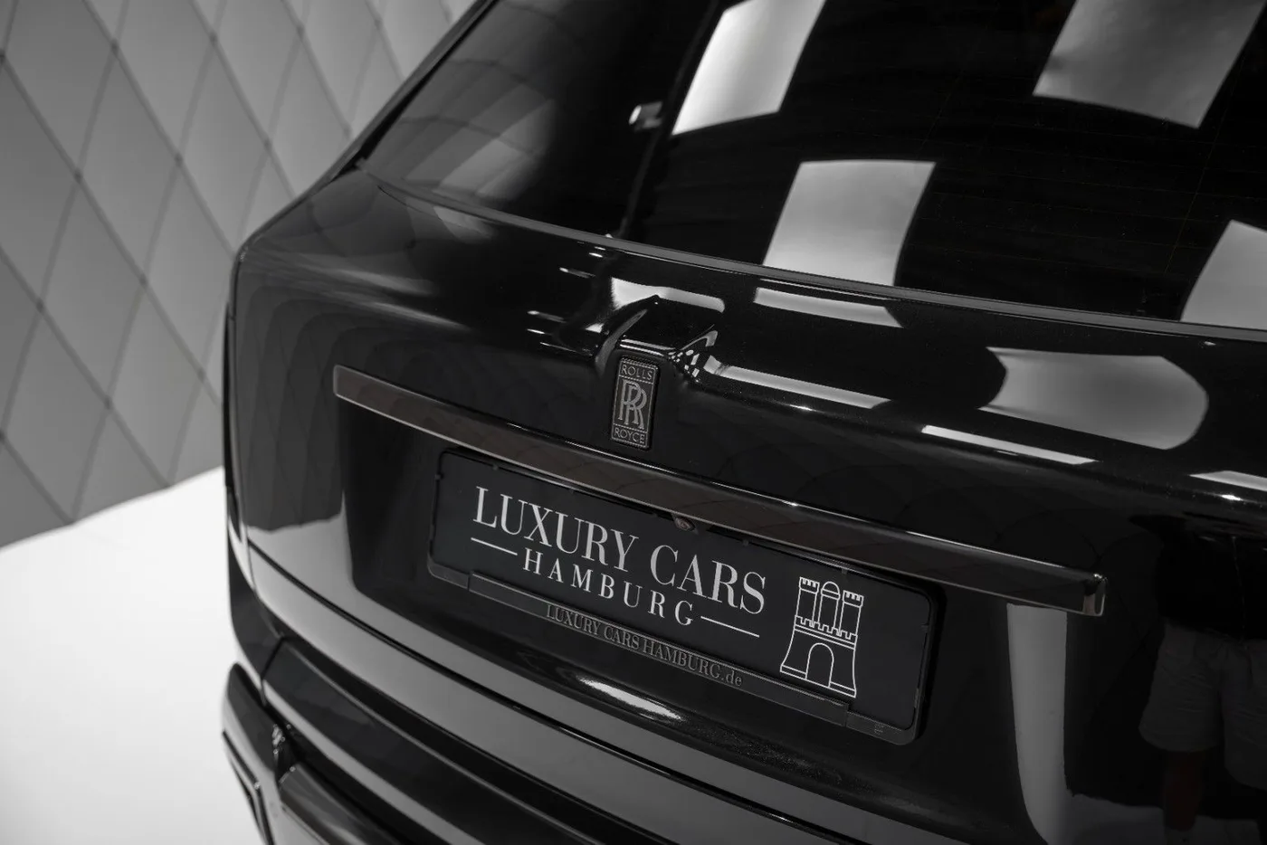 2026 Rolls-Royce Cullinan Black Badge angeboten von einem Supersportwagenhändler in Schenefeld, Deutschland, Foto 9 von 25