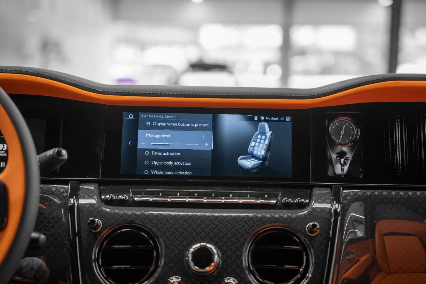 2026 Rolls-Royce Cullinan Black Badge angeboten von einem Supersportwagenhändler in Schenefeld, Deutschland, Foto 20 von 25