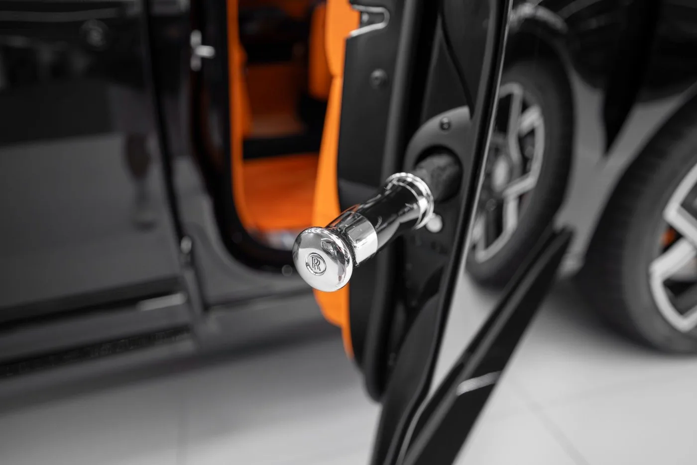 2026 Rolls-Royce Cullinan Black Badge angeboten von einem Supersportwagenhändler in Schenefeld, Deutschland, Foto 25 von 25