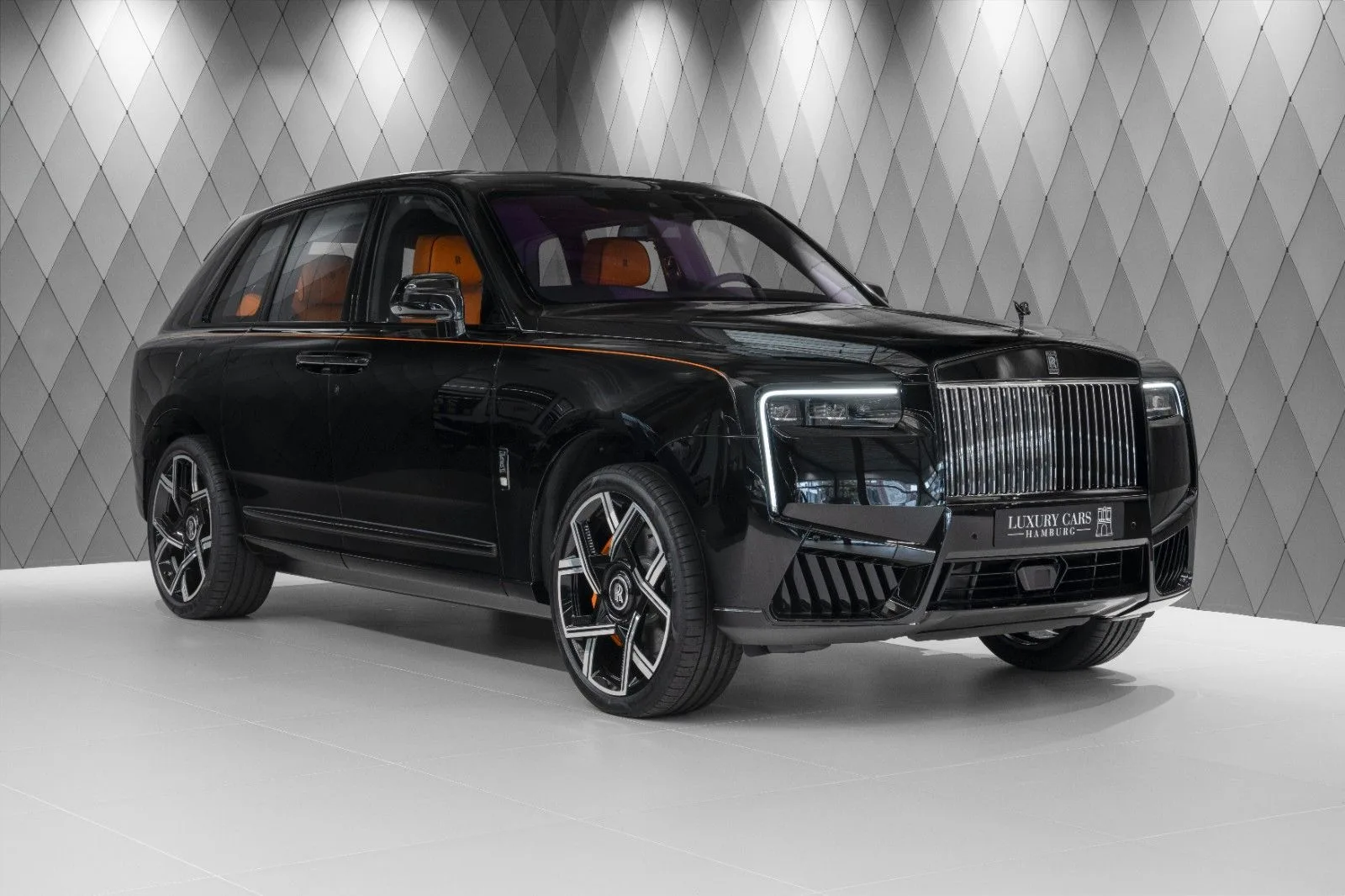 2026 Rolls-Royce Cullinan Black Badge angeboten von einem Supersportwagenhändler in Schenefeld, Deutschland, Hauptfoto