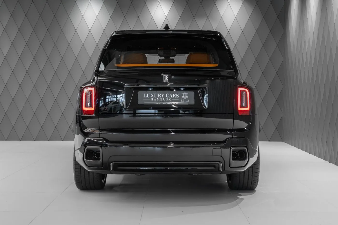 2026 Rolls-Royce Cullinan Black Badge angeboten von einem Supersportwagenhändler in Schenefeld, Deutschland, Foto 6 von 25