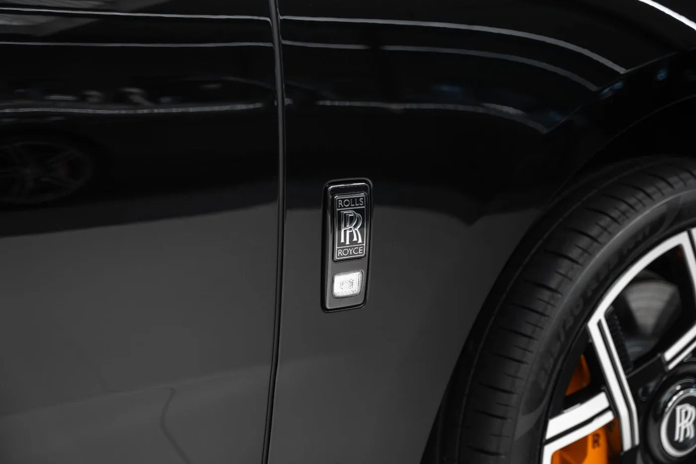 2026 Rolls-Royce Cullinan Black Badge angeboten von einem Supersportwagenhändler in Schenefeld, Deutschland, Foto 8 von 25