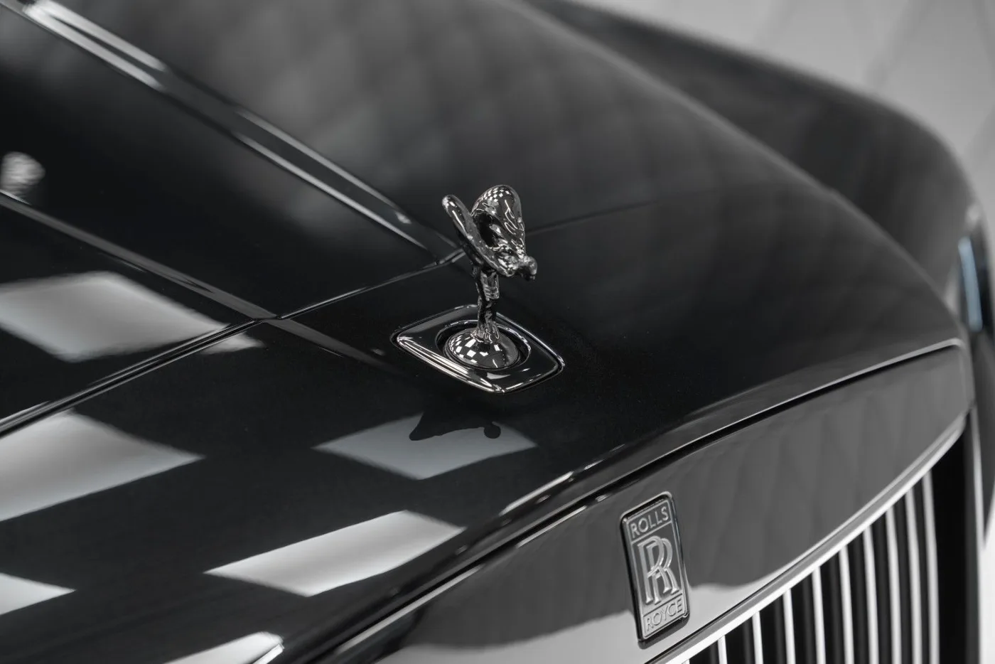 2026 Rolls-Royce Cullinan Black Badge angeboten von einem Supersportwagenhändler in Schenefeld, Deutschland, Foto 9 von 25