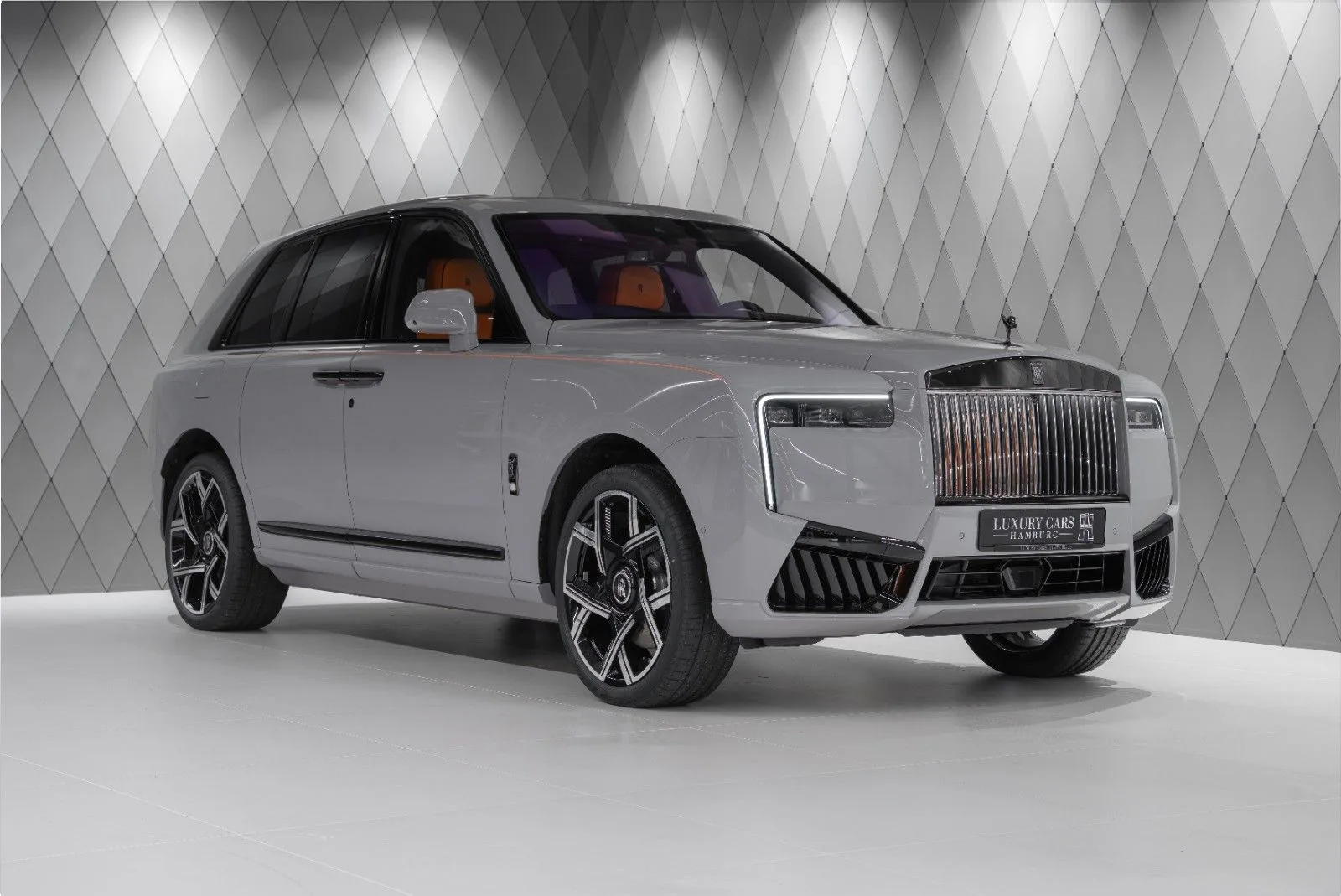 2026 Rolls-Royce Cullinan Black Badge angeboten von einem Supersportwagenhändler in Schenefeld, Deutschland, Hauptfoto