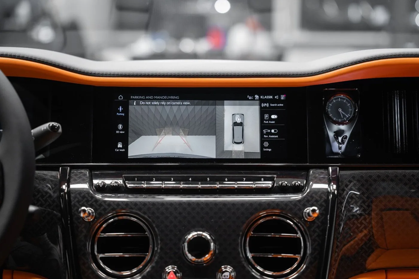 2026 Rolls-Royce Cullinan Black Badge angeboten von einem Supersportwagenhändler in Schenefeld, Deutschland, Foto 16 von 20